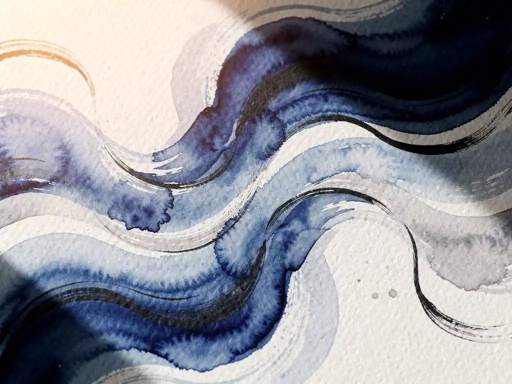 Abstracte aquarel in diepblauw met vloeiende pigmenten op gestructureerd papier, natuurlijke schaduwen en zachte belichting