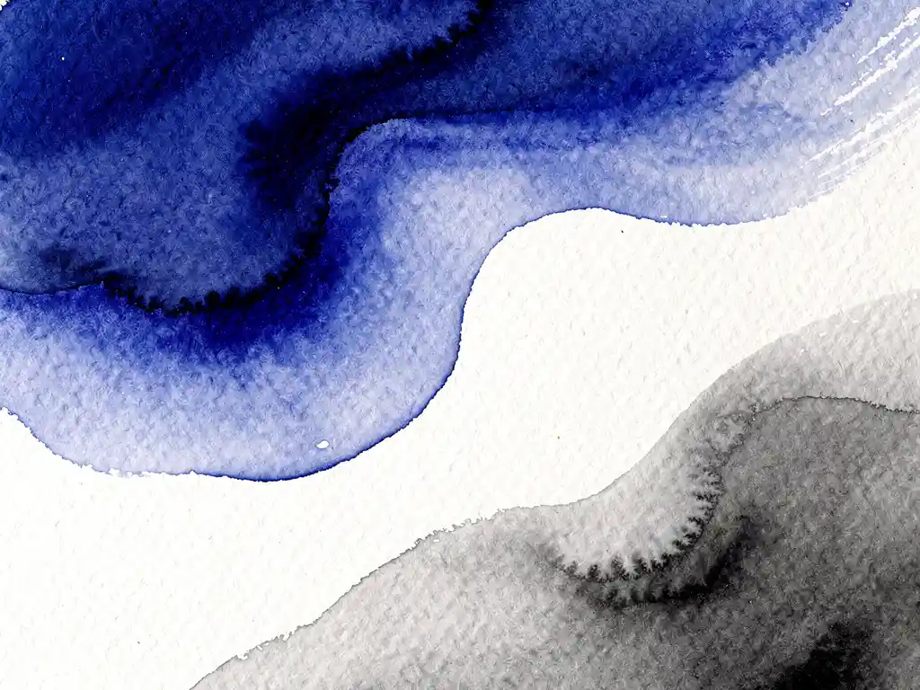 Abstracte aquarel met diepblauwe en grijze kleurvloeistoffen op gestructureerd papier met witte negatieve ruimtes