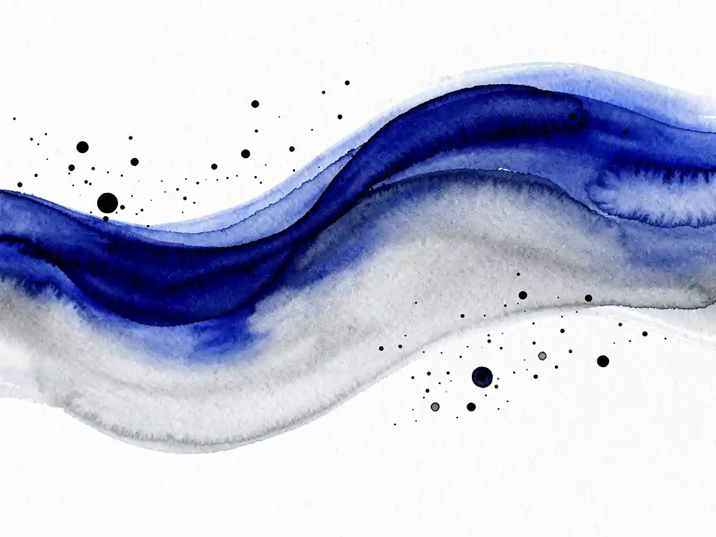 Abstracte aquarel met diepblauwe en grijze tinten die vloeiend overgaan op wit papier met zwarte inktdruppels