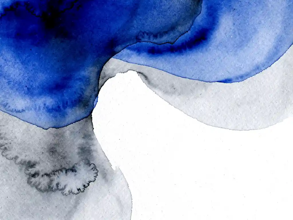 Abstracte aquarel met vloeiende overgangen van diepblauw naar zachte grijstinten en witte negatieve ruimte